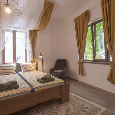 Апартаменты Linden House Flat