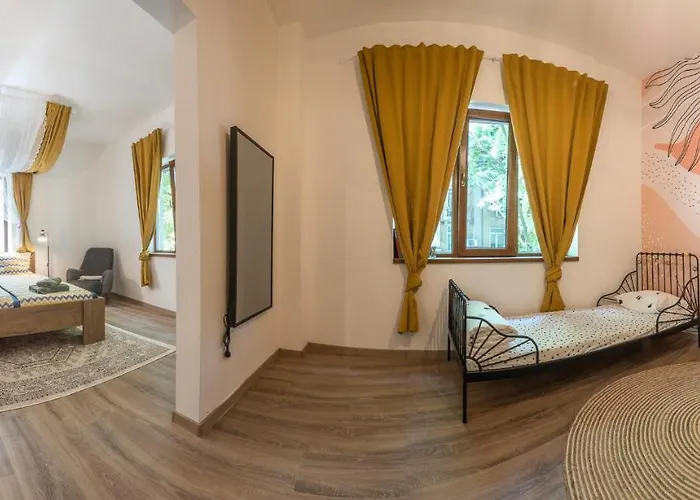 Апартаменты Linden House Flat