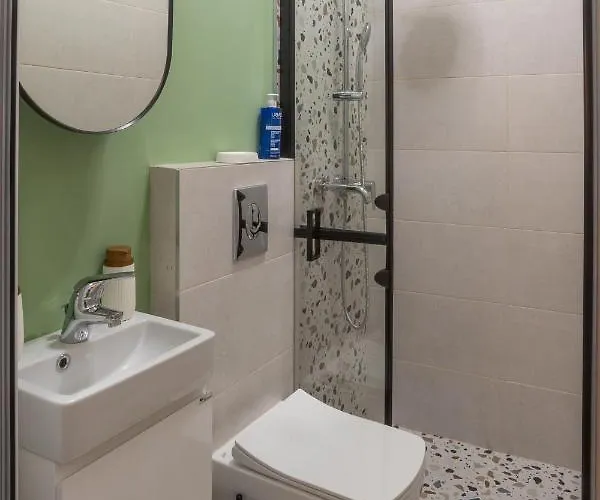 Апартаменты Linden House Flat