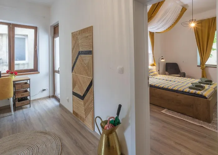 Апартаменты Linden House Flat