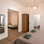 Apartmán Linden House Flat *