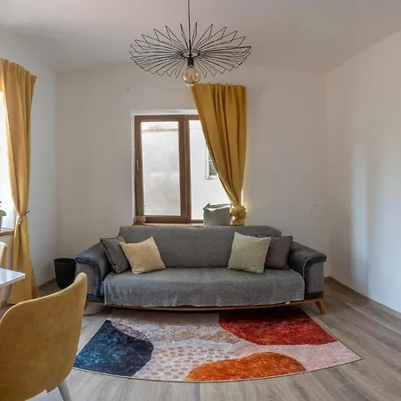 Linden House - A Lovely In * Варна