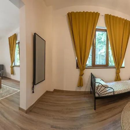 Апартаменты Linden House - A Lovely In